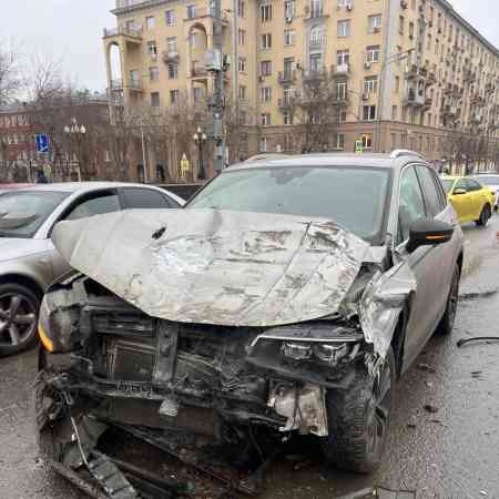 Битые авто Volkswagen Tiguan, 2020, 2.0, полный привод выкупили за 1750000